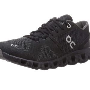 Women black On Clouds size 7